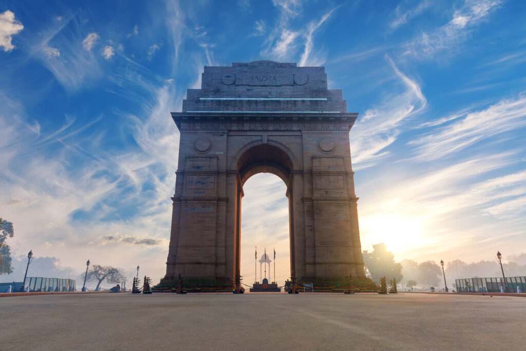 India Gate in Delhi, a historic war memorial included in the one day Delhi tour package.