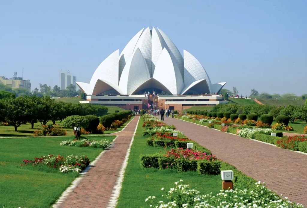 Lotus Temple Delhi – One Day Sightseeing Tour by Car
