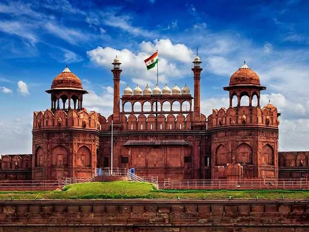 Book Cab for Delhi Darshan – Full-Day Sightseeing Tour