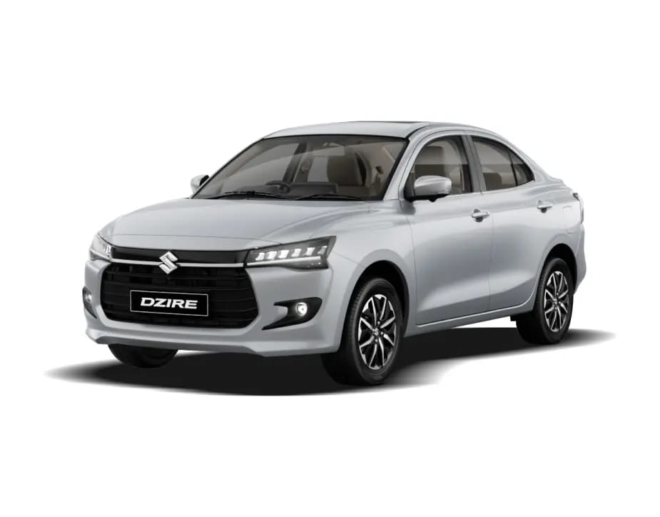 Tourists enjoying Delhi One Day Tour Package by Car with VS Taxi Service