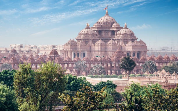 Visit Akshardham Temple β Included in One Day Delhi Tour by Car Akshardham Temple, Delhi β A grand spiritual-cultural complex known for its stunning architecture and exhibitions, part of our full-day Delhi city tour.