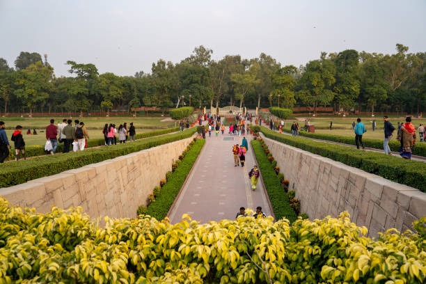 Raj Ghat Delhi β Mahatma Gandhi Memorial included in Delhi sightseeing tour by VS Taxi Service