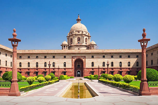 Rashtrapati Bhavan Delhi β Presidential Estate included in Delhi sightseeing by car with VS Taxi Service
