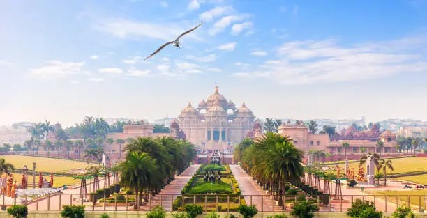 Akshardham Temple Delhi – One Day Sightseeing Tour by Car