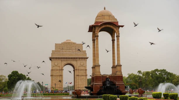 Delhi tour package with cab for local sightseeing of Red Fort, India Gate and Lotus Temple