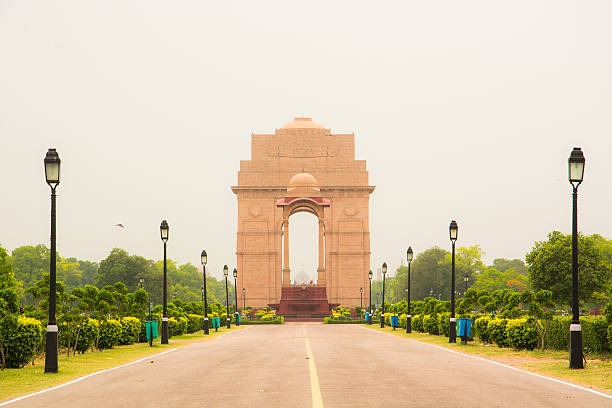 India Gate Delhi – War Memorial on One Day Sightseeing Tour by Cab