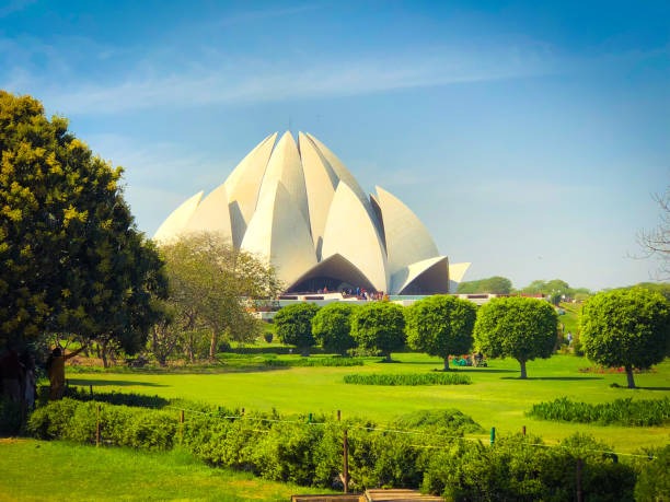 Lotus Temple Delhi – Bahai House of Worship on One Day Sightseeing Tour by Cab