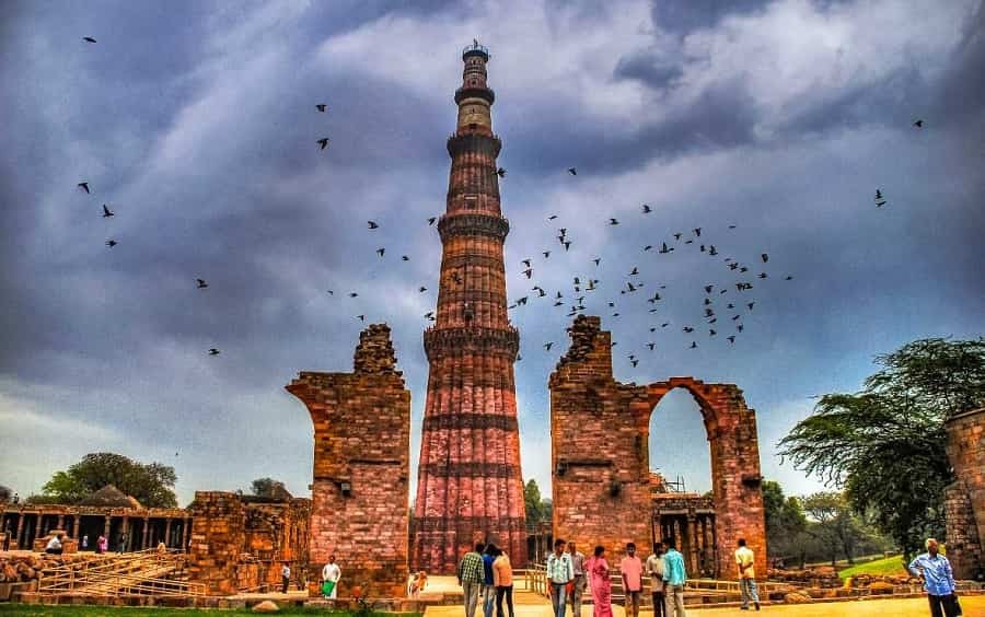 Qutub Minar Delhi – UNESCO Heritage Site in One Day Sightseeing Tour by Car