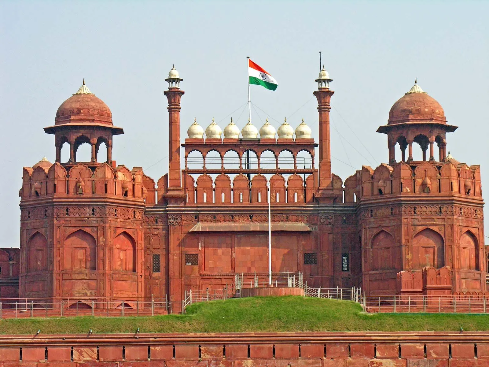Red-Fort-Old-Delhi-India Tour And Travel