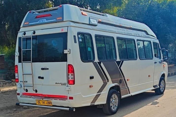 Tempo Traveller in Dwarka New Delhi