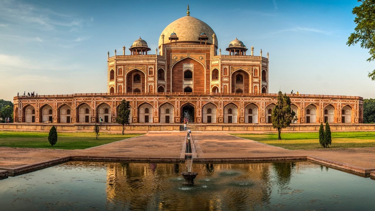 Humayun’s Tomb Delhi – Mughal heritage monument in Half Day Delhi Tour Package