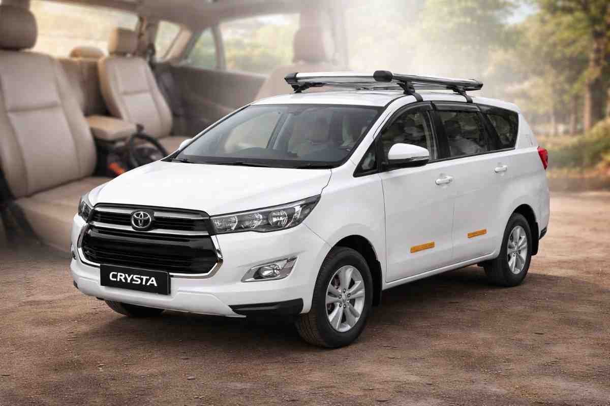 Innova Crysta cab Delhi 6 7 seater taxi booking VS Taxi Service