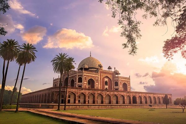 Humayun’s Tomb Delhi – UNESCO Heritage Site on One Day Sightseeing Tour by Cab
