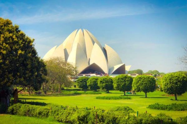 Lotus Temple Delhi – Bahai House of Worship on One Day Sightseeing Tour by Cab