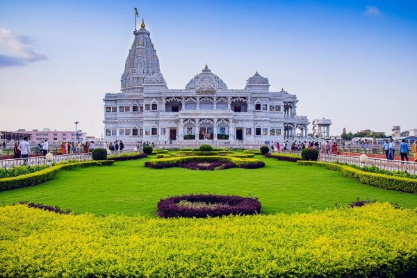 prem-mandir-vrindavan-evening